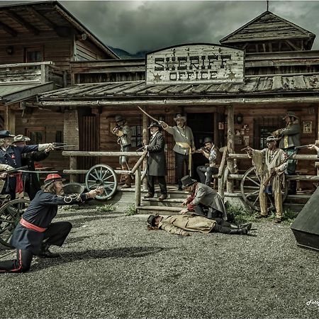 Chalet - Direkt Am 5 Sterne Campingplatz Aufenfeld Im Zillertal Mit Hallenbad Und Sauna Aschau Im Zillertal Esterno foto
