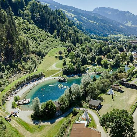 Chalet - Direkt Am 5 Sterne Campingplatz Aufenfeld Im Zillertal Mit Hallenbad Und Sauna Aschau Im Zillertal Esterno foto
