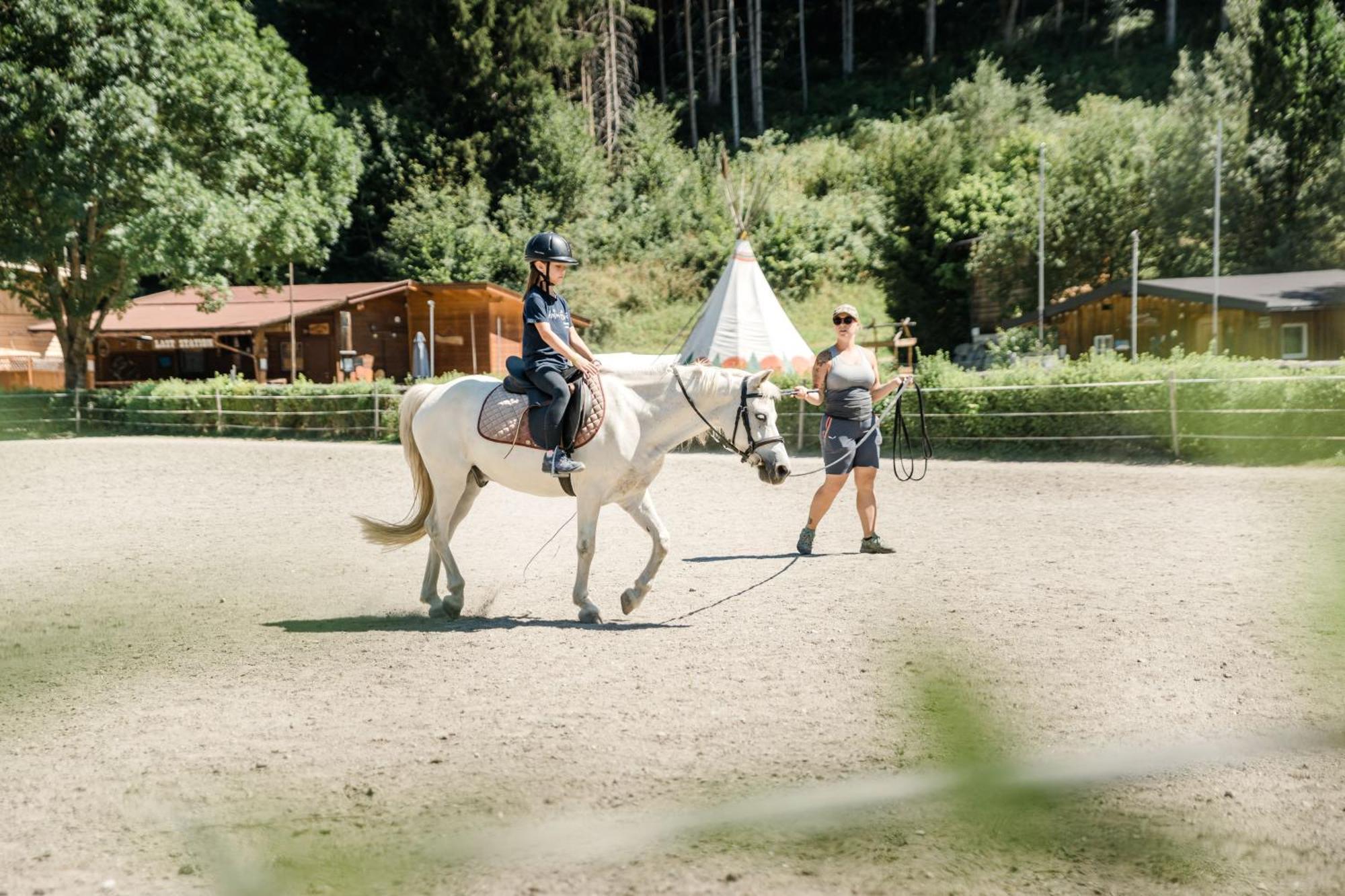 Chalet - Direkt Am 5 Sterne Campingplatz Aufenfeld Im Zillertal Mit Hallenbad Und Sauna Aschau Im Zillertal Esterno foto