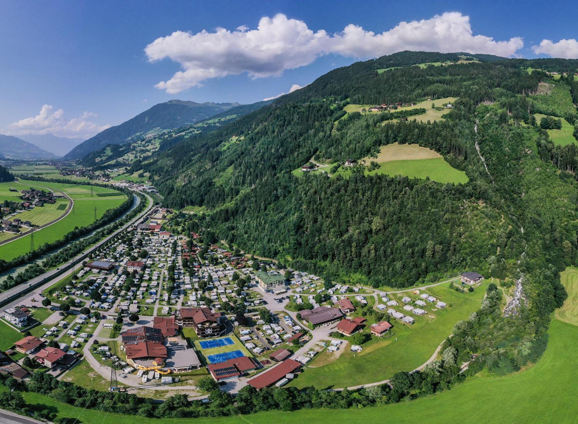 Chalet - Direkt Am 5 Sterne Campingplatz Aufenfeld Im Zillertal Mit Hallenbad Und Sauna Aschau Im Zillertal Esterno foto