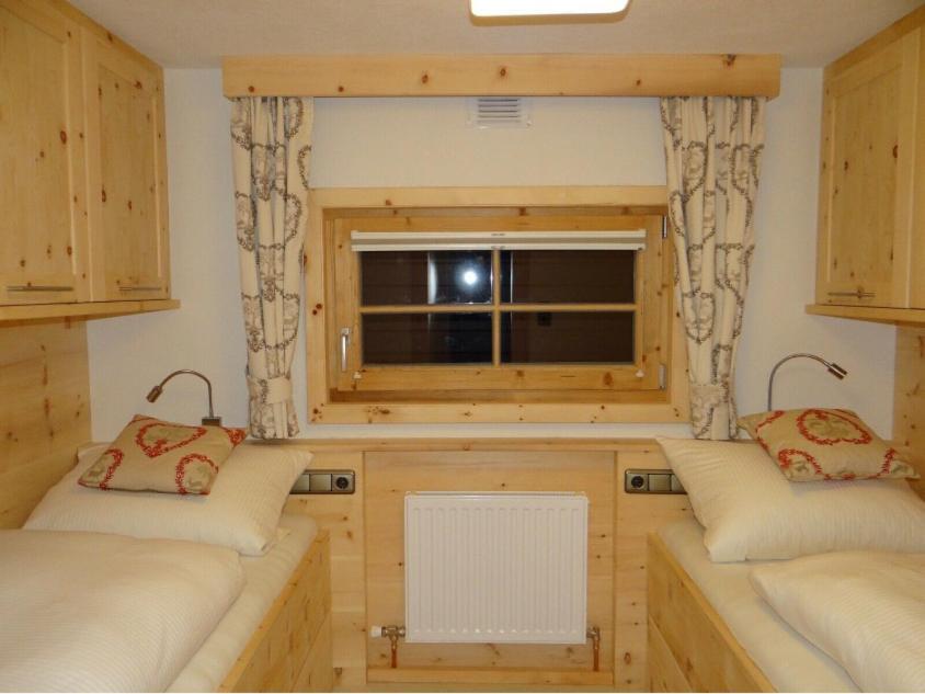 Chalet - Direkt Am 5 Sterne Campingplatz Aufenfeld Im Zillertal Mit Hallenbad Und Sauna Aschau Im Zillertal Esterno foto