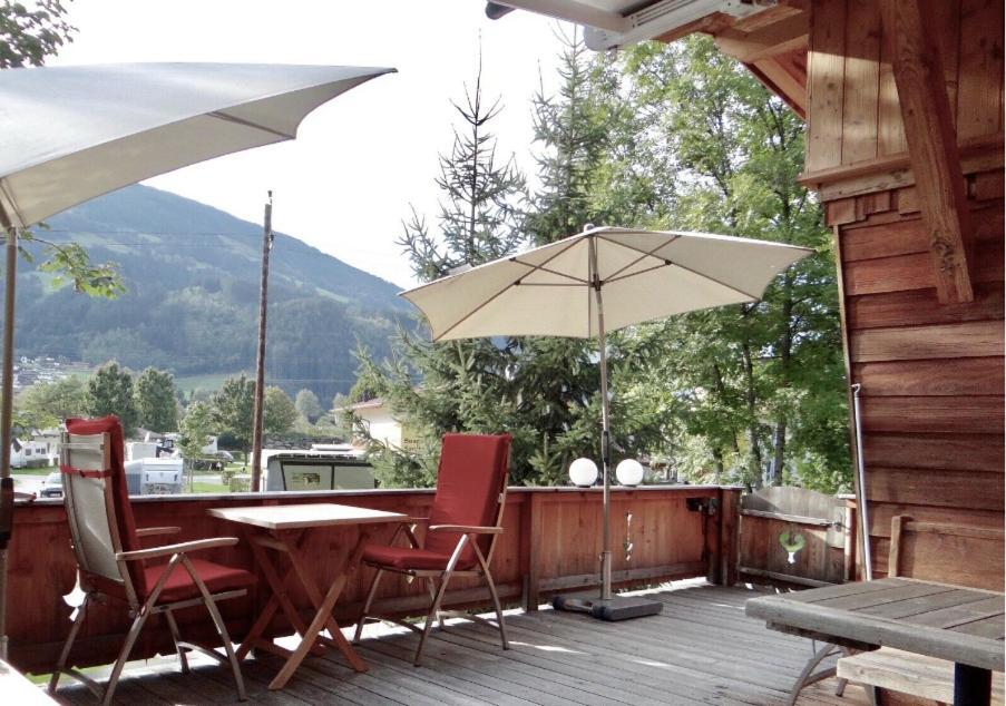 Chalet - Direkt Am 5 Sterne Campingplatz Aufenfeld Im Zillertal Mit Hallenbad Und Sauna Aschau Im Zillertal Esterno foto