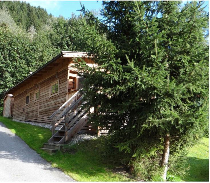 Chalet - Direkt Am 5 Sterne Campingplatz Aufenfeld Im Zillertal Mit Hallenbad Und Sauna Aschau Im Zillertal Esterno foto
