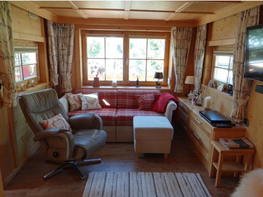 Chalet - Direkt Am 5 Sterne Campingplatz Aufenfeld Im Zillertal Mit Hallenbad Und Sauna Aschau Im Zillertal Esterno foto